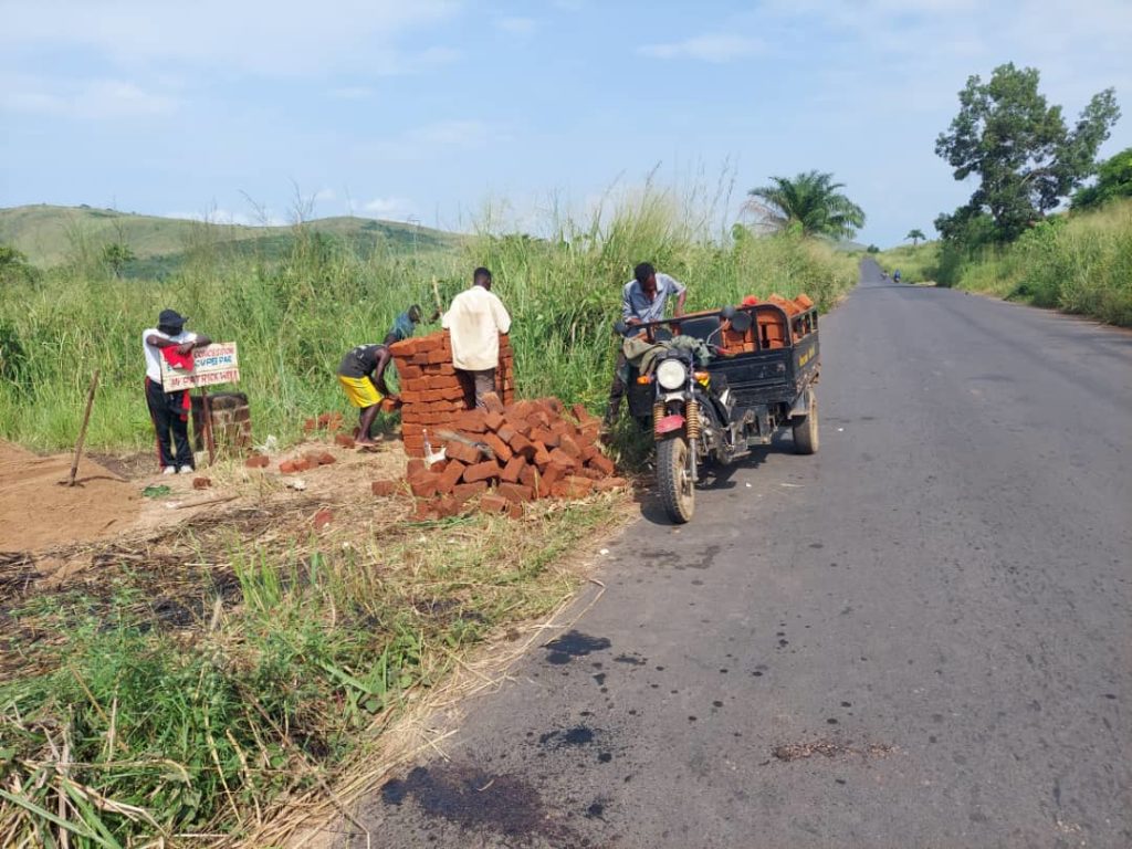 Ziegeltransport auf einem Dreirad